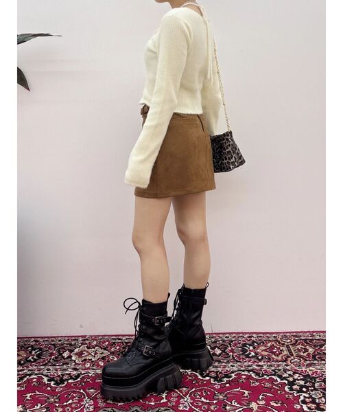 EVRIS(エヴリス)の「ダブルバックルベルトミニスカート(スカート・レディース・キャメル/ブラック・MEDIUM/SMALL)」の3枚目の写真