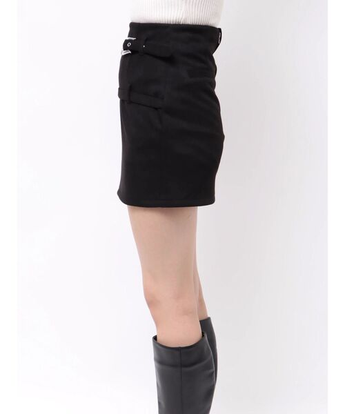 EVRIS(エヴリス)の「ダブルバックルベルトミニスカート(スカート・レディース・キャメル/ブラック・MEDIUM/SMALL)」の17枚目の写真