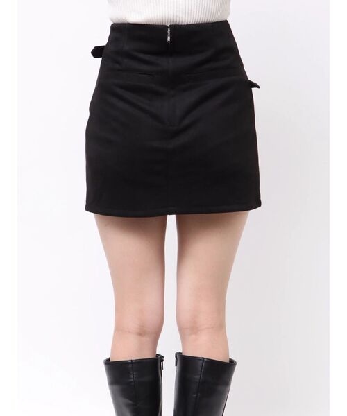 EVRIS(エヴリス)の「ダブルバックルベルトミニスカート(スカート・レディース・キャメル/ブラック・MEDIUM/SMALL)」の18枚目の写真