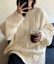 ケーブル切り替えニットトップス