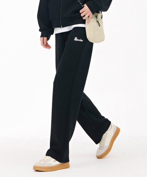 CHASECULT(チェイスカルト)の「レディース ストレート ウォームアップパンツ - ブラック(スウェットパンツ・レディース・ブラック・70/76/67)」の5枚目の写真