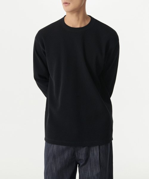 MUSINSA STANDARD（ムシンサスタンダード）の「ワッフルリラックスドクルーネック長袖Tシャツ[ブラック]（Tシャツ/カットソー・メンズ・その他・MEDIUM/LARGE/X-LARGE/XX-LARGE/XXX-LARGE/SMALL）」の3枚目の写真