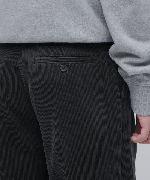 MUSINSA STANDARD（ムシンサスタンダード）の「ワイドコーデュロイパンツ[ダークグレー]（その他パンツ・メンズ・その他・28/29/32/30/31/33/26/27/38/36/34）」の6枚目の写真