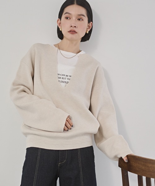 hunch(ハンチ)の「【静電気防止】やわもちヤーン 深Vデザインニット(ニット/セーター・レディース・レッド/チャコール/アイボリー・FREE)」の3枚目の写真