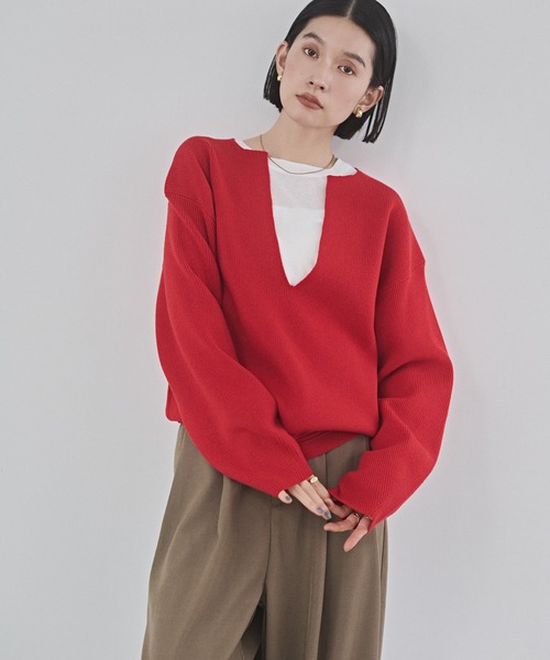 hunch(ハンチ)の「【静電気防止】やわもちヤーン 深Vデザインニット(ニット/セーター・レディース・レッド/チャコール/アイボリー・FREE)」の7枚目の写真