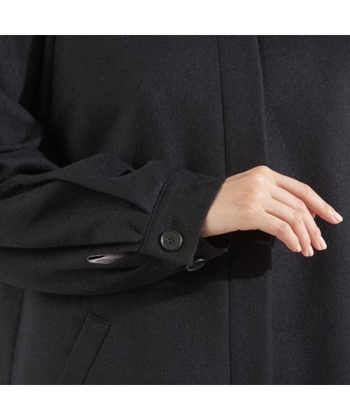 SUIT SELECT(スーツセレクト)の「スタンドカラーテントシルエットコート(チェスターコート・レディース・ブラック・SMALL/MEDIUM/LARGE)」の10枚目の写真