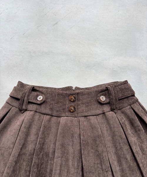 SHAGGIE(シャギー)の「ミニコーデュロイプリーツスカート(スカート・レディース・ホワイト/ブラウン・SMALL/MEDIUM)」の11枚目の写真