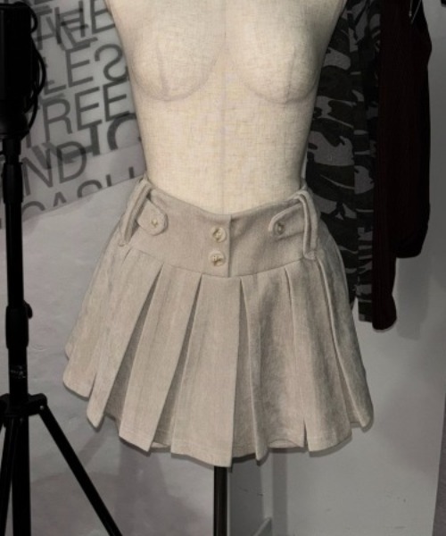 SHAGGIE(シャギー)の「ミニコーデュロイプリーツスカート(スカート・レディース・ホワイト/ブラウン・SMALL/MEDIUM)」の18枚目の写真