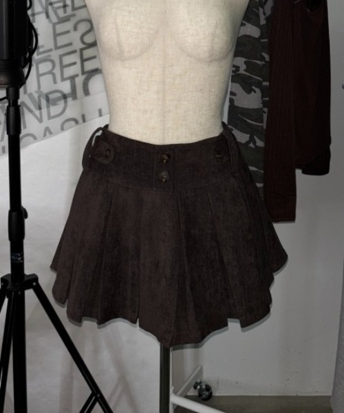 SHAGGIE(シャギー)の「ミニコーデュロイプリーツスカート(スカート・レディース・ホワイト/ブラウン・SMALL/MEDIUM)」の6枚目の写真