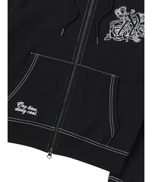 NYXX（エヌワイエックスエックス）の「BURST INTO ROSE HOOD ZIP-UP BLACK（パーカー・レディース・その他・FREE）」の5枚目の写真
