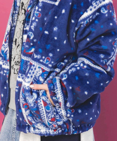 ScoLar（スカラー）の「153734：ランダムバンダナ柄 双面フランネルブルゾン（ブルゾン・レディース・ブラック/ネイビー・M）」の8枚目の写真