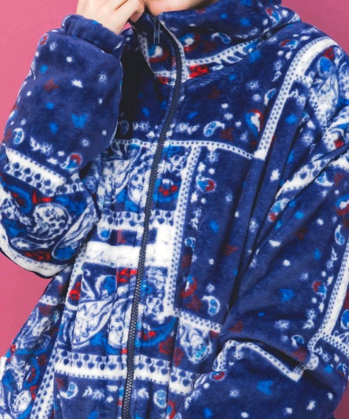 ScoLar（スカラー）の「153734：ランダムバンダナ柄 双面フランネルブルゾン（ブルゾン・レディース・ブラック/ネイビー・M）」の9枚目の写真