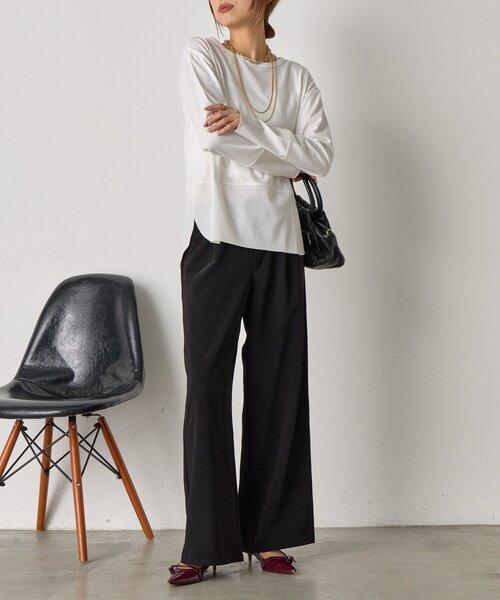 Jena espace merveilleux(ジェナ エスパスメルヴェイユ)の「【重ね着で活躍】裾切替カットソー(Tシャツ/カットソー・レディース・ブラック/グレー/オフホワイト・FREE)」の4枚目の写真