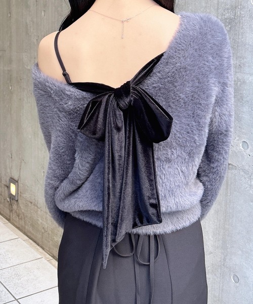 INGNI(イング)の「バックベロアリボンフェザーニット(ニット/セーター・レディース・ホワイト×ブラック/チャコールグレー×ブラック/ワイン系4・M)」の3枚目の写真