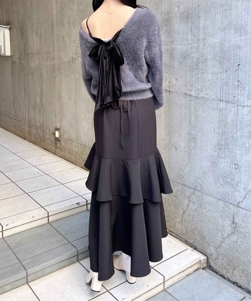 INGNI(イング)の「バックベロアリボンフェザーニット(ニット/セーター・レディース・ホワイト×ブラック/チャコールグレー×ブラック/ワイン系4・M)」の17枚目の写真