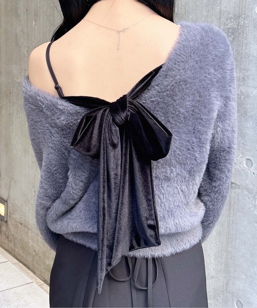 INGNI(イング)の「バックベロアリボンフェザーニット(ニット/セーター・レディース・ホワイト×ブラック/チャコールグレー×ブラック/ワイン系4・M)」の11枚目の写真