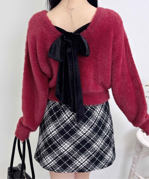INGNI(イング)の「バックベロアリボンフェザーニット(ニット/セーター・レディース・ホワイト×ブラック/チャコールグレー×ブラック/ワイン系4・M)」の20枚目の写真