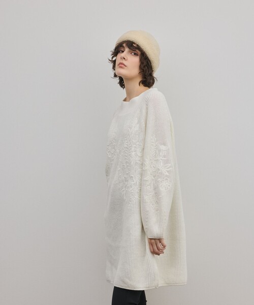 GRACE CONTINENTAL(グレースコンチネンタル)の「エンブロイダリーニットワンピース(ワンピース・レディース・ホワイト/グレー・36)」の19枚目の写真