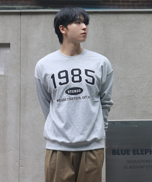 STENDS（ステンズ）の「[M~4XL] オリジナル1985クルーネック_グレー-ブラック（スウェット・レディース・その他・XX-LARGE/XXX-LARGE/LARGE/MEDIUM/X-LARGE/XXXX-LARGE）」の8枚目の写真