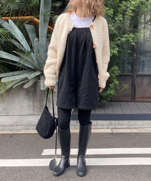 ISOOK(アイスー)の「ハーフパンツオーバーオール(comochi select) / サロペット ショートパンツ オールインワン ブラック 黒(つなぎ/オールインワン・レディース・ブラック・FREE)」の1枚目の写真