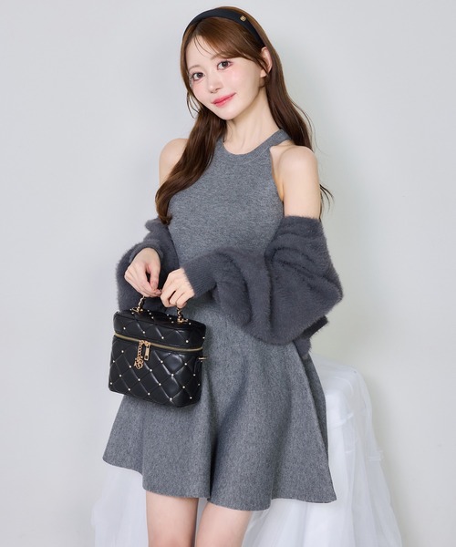 one after another NICE CLAUP(ワンアフターアナザーナイスクラップ)の「【S/Mサイズ展開】2wayフェザーカーデSET後ろリボンニットミニワンピ(ワンピース・レディース・アイボリー/チャコールグレー/ピンク・SMALL/MEDIUM)」の3枚目の写真
