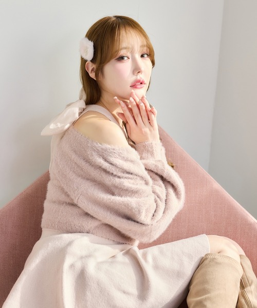 one after another NICE CLAUP(ワンアフターアナザーナイスクラップ)の「【S/Mサイズ展開】2wayフェザーカーデSET後ろリボンニットミニワンピ(ワンピース・レディース・アイボリー/チャコールグレー/ピンク・SMALL/MEDIUM)」の4枚目の写真