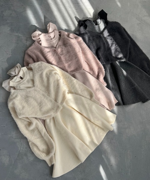 one after another NICE CLAUP(ワンアフターアナザーナイスクラップ)の「【S/Mサイズ展開】2wayフェザーカーデSET後ろリボンニットミニワンピ(ワンピース・レディース・アイボリー/チャコールグレー/ピンク・SMALL/MEDIUM)」の6枚目の写真