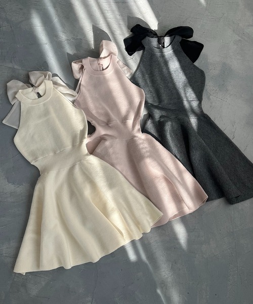 one after another NICE CLAUP(ワンアフターアナザーナイスクラップ)の「【S/Mサイズ展開】2wayフェザーカーデSET後ろリボンニットミニワンピ(ワンピース・レディース・アイボリー/チャコールグレー/ピンク・SMALL/MEDIUM)」の7枚目の写真