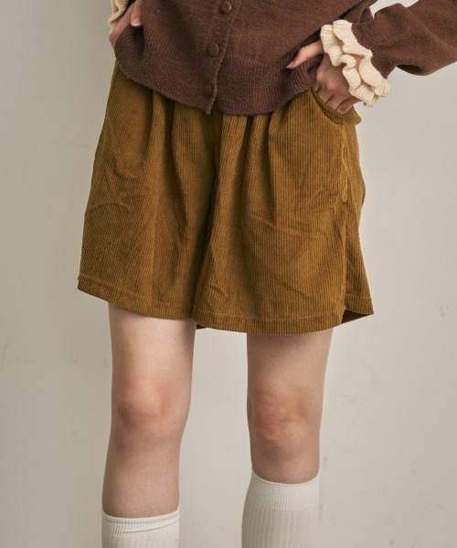 Clum(クルム)の「コーデュロイタックキュロットショーツ(その他パンツ・レディース・ブラック/テラコッタ/サンドベージュ・FREE)」の3枚目の写真