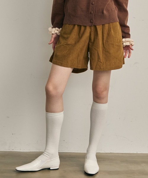 Clum(クルム)の「コーデュロイタックキュロットショーツ(その他パンツ・レディース・ブラック/テラコッタ/サンドベージュ・FREE)」の5枚目の写真