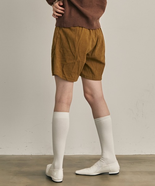 Clum(クルム)の「コーデュロイタックキュロットショーツ(その他パンツ・レディース・ブラック/テラコッタ/サンドベージュ・FREE)」の9枚目の写真