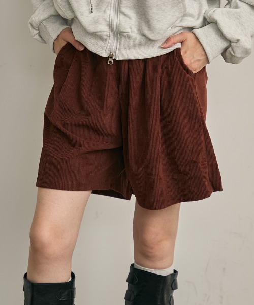 Clum(クルム)の「コーデュロイタックキュロットショーツ(その他パンツ・レディース・ブラック/テラコッタ/サンドベージュ・FREE)」の17枚目の写真