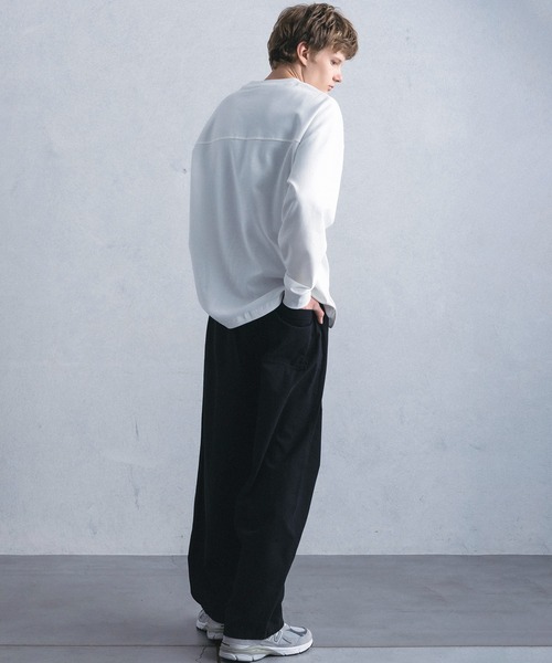 +phenix(プラスフェニックス)の「【WEB・直営店限定】+phenix(プラスフェニックス)ROUND HEM L/S TEE ラウンド ヘム ロングスリーブ ティー(Tシャツ/カットソー・メンズ・ブラック/ホワイト・M/L)」の9枚目の写真