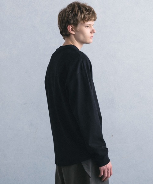 +phenix(プラスフェニックス)の「【WEB・直営店限定】+phenix(プラスフェニックス)ROUND HEM L/S TEE ラウンド ヘム ロングスリーブ ティー(Tシャツ/カットソー・メンズ・ブラック/ホワイト・M/L)」の16枚目の写真