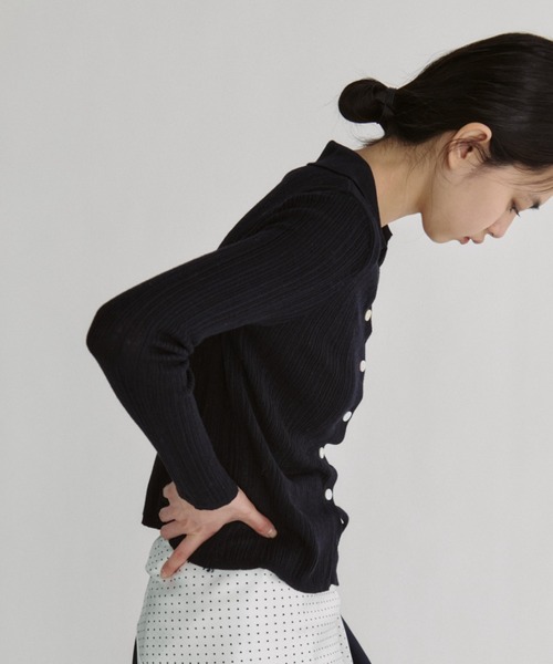 duei（デュイ）の「スキッパーリブシアーニットカーディガン（カーディガン/ボレロ・レディース・ホワイト/イエロー/ネイビー・FREE）」の5枚目の写真