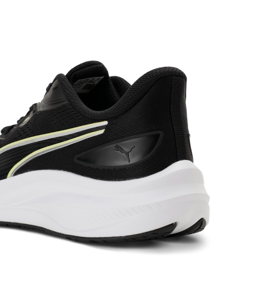 PUMA(プーマ)の「PUMA プーマ ユニセックス スカイロケット ライト 2 ワイド ランニングシュ(スニーカー・メンズ・ブラック系その他/ブラック系その他2/レッド・25.0cm/22.5cm/27.5cm/29.0cm/28.5cm/24.5cm/23.5cm/24.0cm/26.5cm/27.0cm/25.5cm/26.0cm/23.0cm/28.0cm)」の5枚目の写真