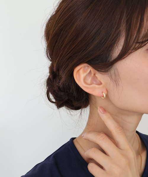 Rennet(レネット)の「ストーンフープピアス(ピアス(両耳用)・レディース・ピンクゴールド/ゴールド/シルバー・X-SMALL/LARGE/MEDIUM/SMALL/XX-LARGE/X-LARGE/XX-SMALL)」の5枚目の写真