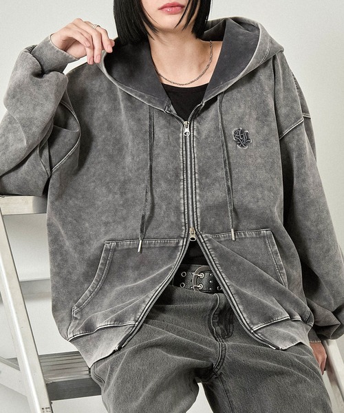 Alfred Alex（アルフレッドアレックス）の「【Alfred Alex】ヴィンテージ加工 グラデーション オーバーサイズ ダブルジップ ダンボール パーカー（パーカー・メンズ・グレー/グレー系/ブラック/ダークブラウン/ブラック系・M/L）」の3枚目の写真