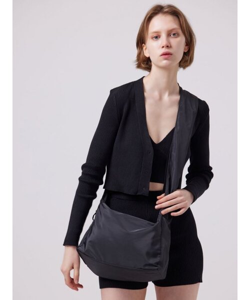 AYIHOLIC CASHMERE(アイホリックカシミア)の「Frill strap shine bag(ショルダーバッグ・レディース・ブラック・FREE)」の3枚目の写真