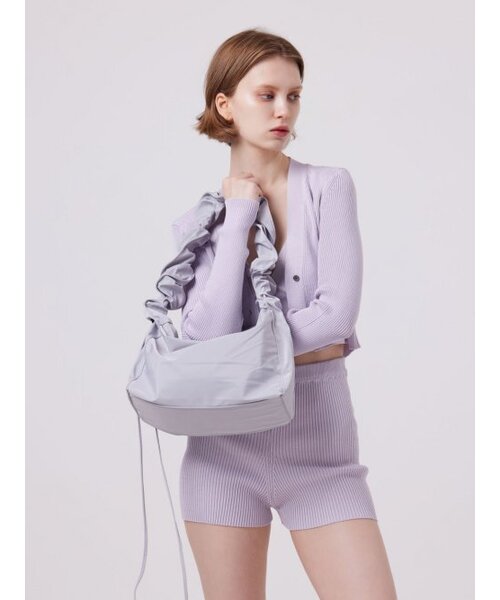AYIHOLIC CASHMERE(アイホリックカシミア)の「Frill strap shine bag(ショルダーバッグ・レディース・ブラック・FREE)」の5枚目の写真