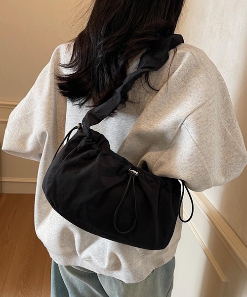 Mignonjour(ミニョンジュール)の「Mignonjour/ナイロンくしゅくしゅバッグ M2884(ハンドバッグ・レディース・カーキ/ブラック/アイボリー/ベージュ・FREE)」の2枚目の写真