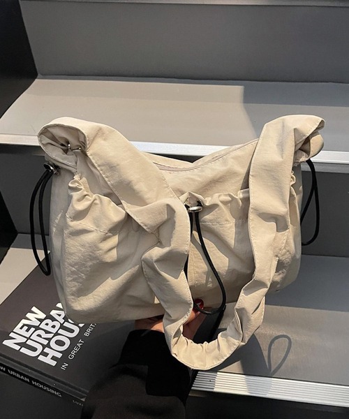 Mignonjour(ミニョンジュール)の「Mignonjour/ナイロンくしゅくしゅバッグ M2884(ハンドバッグ・レディース・カーキ/ブラック/アイボリー/ベージュ・FREE)」の12枚目の写真