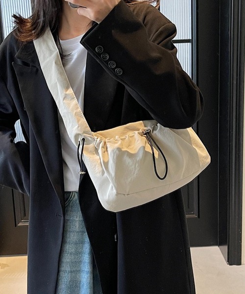 Mignonjour(ミニョンジュール)の「Mignonjour/ナイロンくしゅくしゅバッグ M2884(ハンドバッグ・レディース・カーキ/ブラック/アイボリー/ベージュ・FREE)」の13枚目の写真