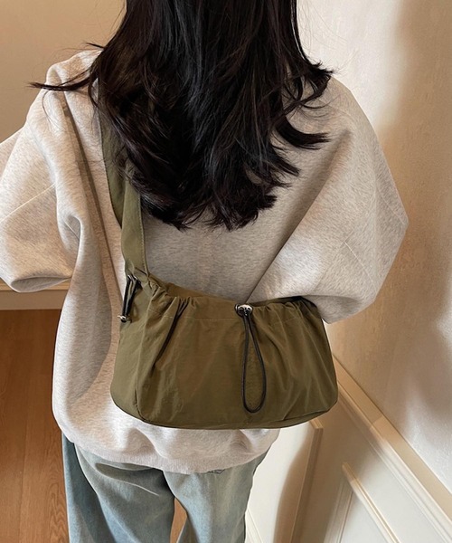 Mignonjour(ミニョンジュール)の「Mignonjour/ナイロンくしゅくしゅバッグ M2884(ハンドバッグ・レディース・カーキ/ブラック/アイボリー/ベージュ・FREE)」の10枚目の写真