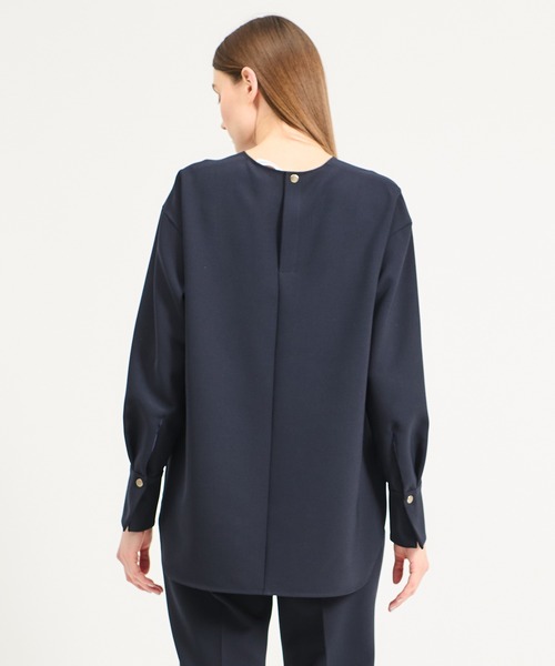 ESTNATION（エストネーション）の「ESTNATION / ダブルクロスVネックブラウス（シャツ/ブラウス・レディース・ネイビー/オフホワイト・38/36）」の15枚目の写真