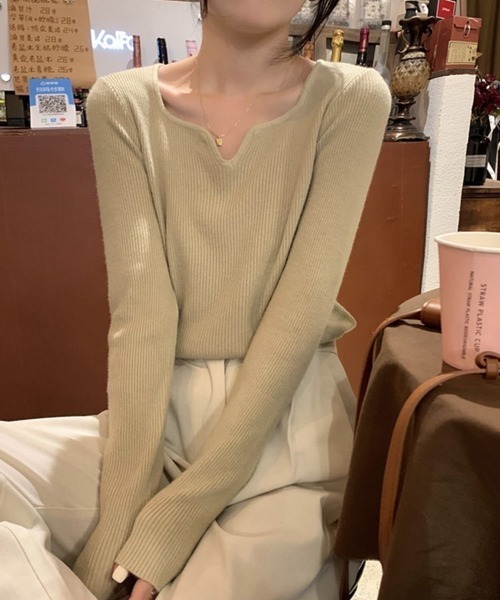 Beststore(ベストストア)の「キーネックリブニット 長袖 デコルテ綺麗見せ レディース(ニット/セーター・レディース・カーキ/ライトベージュ/ブラック/ブラウン/ホワイト/ベージュ・FREE)」の1枚目の写真