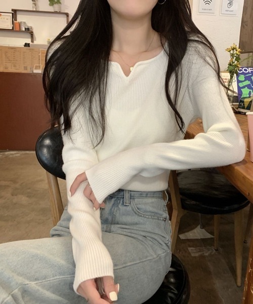 Beststore(ベストストア)の「キーネックリブニット 長袖 デコルテ綺麗見せ レディース(ニット/セーター・レディース・カーキ/ライトベージュ/ブラック/ブラウン/ホワイト/ベージュ・FREE)」の2枚目の写真