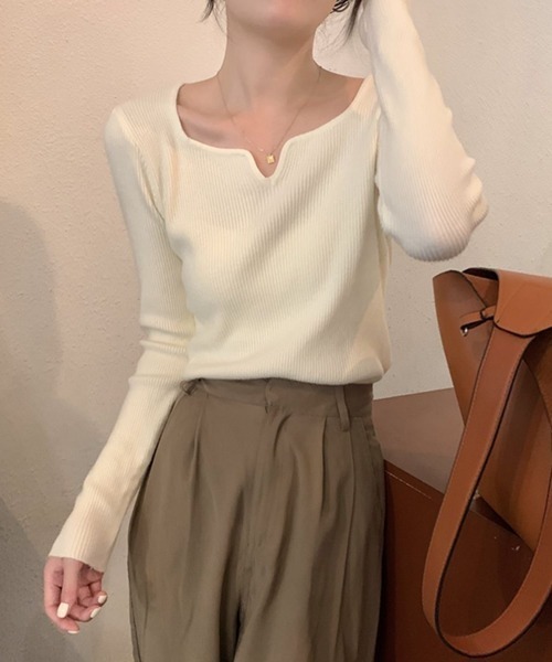 Beststore(ベストストア)の「キーネックリブニット 長袖 デコルテ綺麗見せ レディース(ニット/セーター・レディース・カーキ/ライトベージュ/ブラック/ブラウン/ホワイト/ベージュ・FREE)」の9枚目の写真