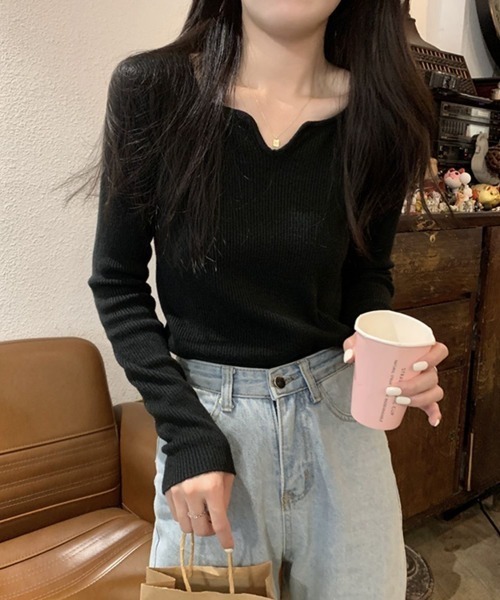 Beststore(ベストストア)の「キーネックリブニット 長袖 デコルテ綺麗見せ レディース(ニット/セーター・レディース・カーキ/ライトベージュ/ブラック/ブラウン/ホワイト/ベージュ・FREE)」の16枚目の写真