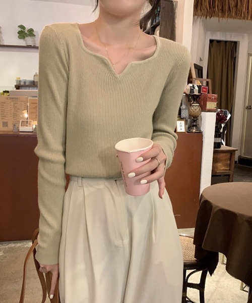 Beststore(ベストストア)の「キーネックリブニット 長袖 デコルテ綺麗見せ レディース(ニット/セーター・レディース・カーキ/ライトベージュ/ブラック/ブラウン/ホワイト/ベージュ・FREE)」の21枚目の写真